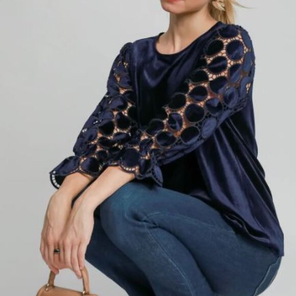 Umgee navy velvet top poka dot sheer sleeves - Picture 2 of 4